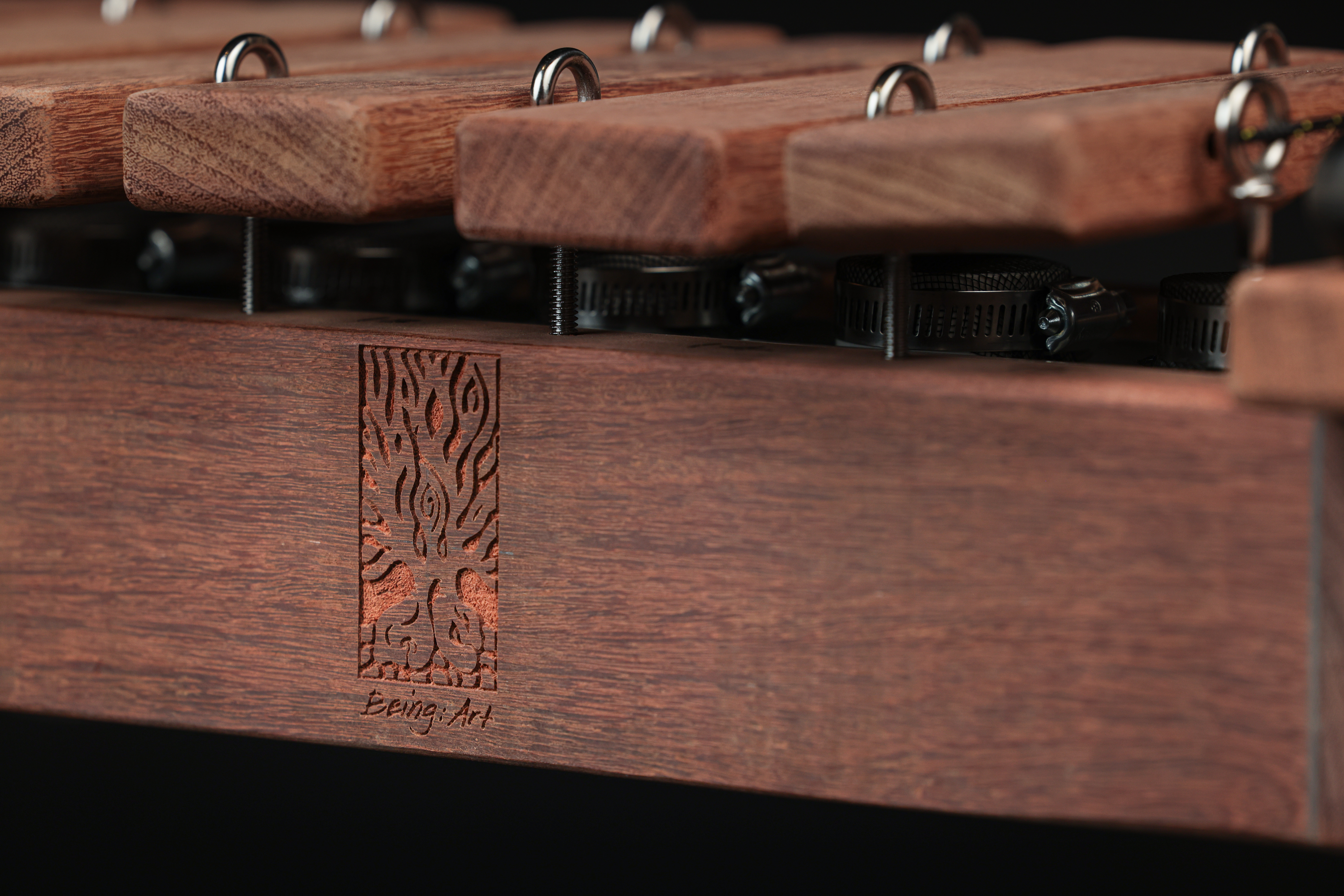 アート・デザイン・音楽 Built by Hand Being:Art – design/build studio based in Memphis, TN dedicated to
